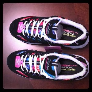 Skechers D’Lites 9 Wide Fit -“Summer Fiesta”